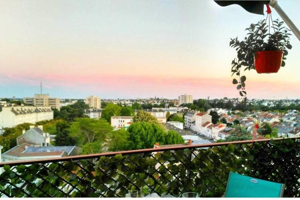 Charmant Appartement Lumineux - Dernier Etage Avec Balcon - Proche Centre-Ville Nantes Ngoại thất bức ảnh