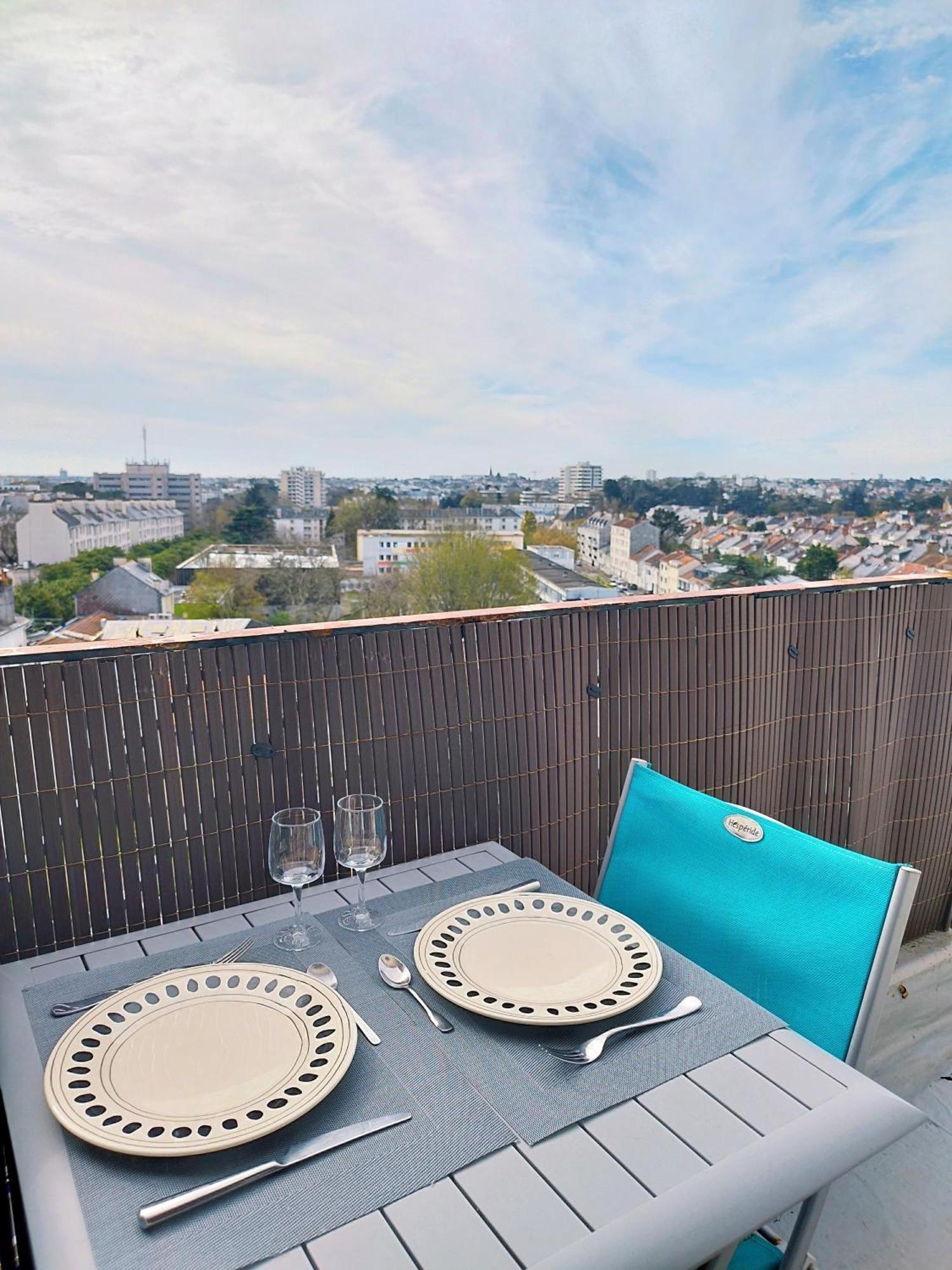 Charmant Appartement Lumineux - Dernier Etage Avec Balcon - Proche Centre-Ville Nantes Ngoại thất bức ảnh